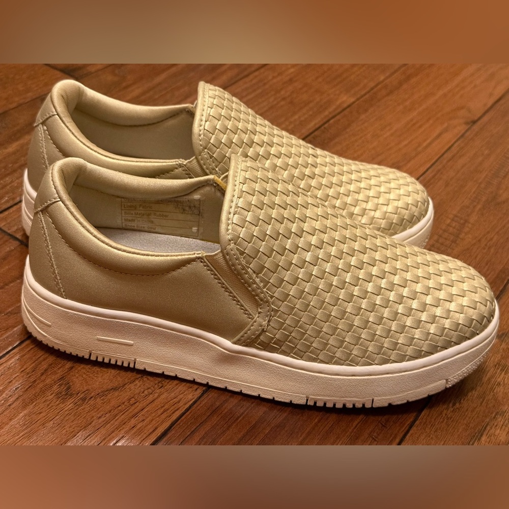 Dr Leonards Women’s Slip-on Shoes Diabetic Comfort size 9 Gold Shimmer Weave NEW